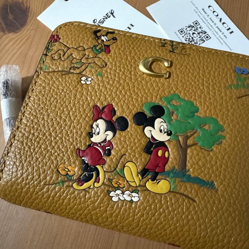 🐭Disney X Coach Essential Billfold Wallet With Mickey Mouse And Friends - Picture 6 of 11